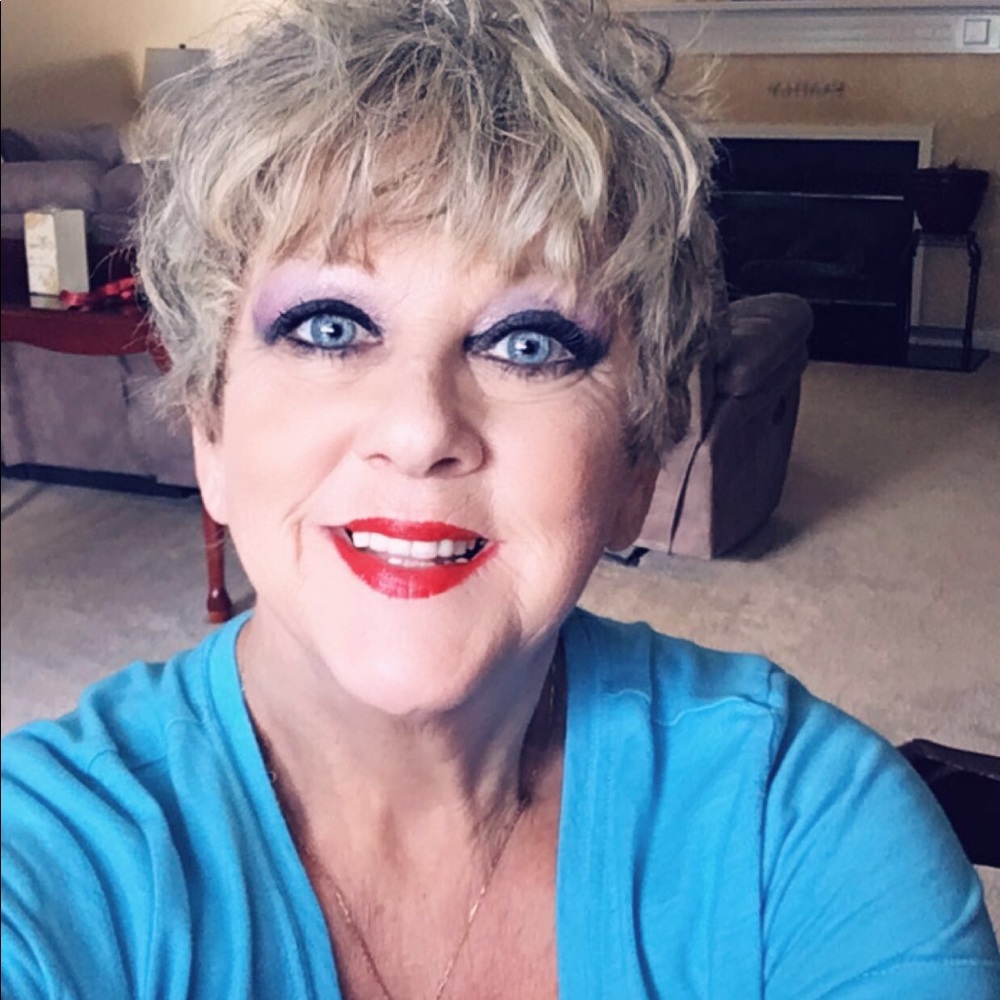 Meet your Posher, Donna